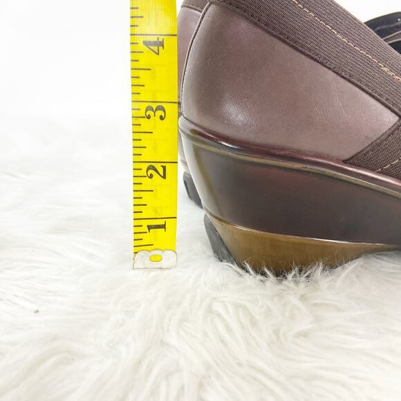 Jambu US 11M Womens Brown Cali Leather Slip On Closed Toe Wedge Heel Clog Shoes - Picture 3 of 12